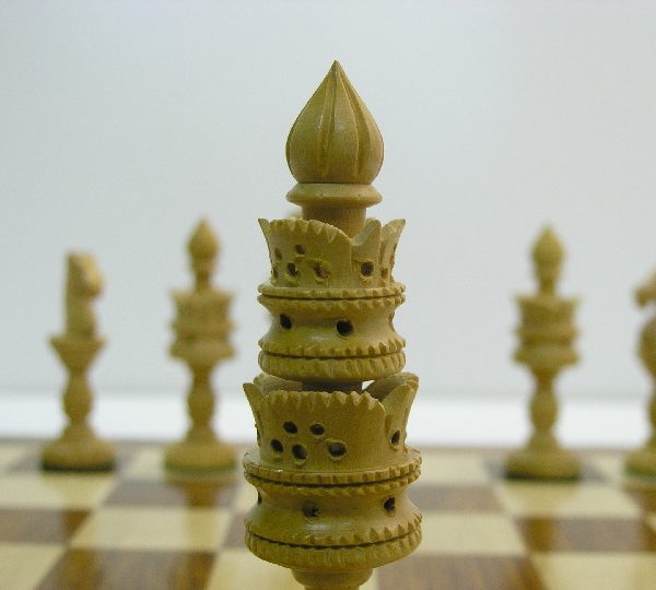 Rollup Thick Leather Chess Case, Mat and Weighted Chess Pieces - ChessBaron Chess  Sets Canada - Call (213) 325 6540