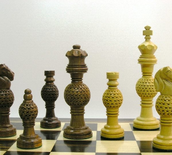 Rollup Thick Leather Chess Case, Mat and Weighted Chess Pieces - ChessBaron Chess  Sets Canada - Call (213) 325 6540