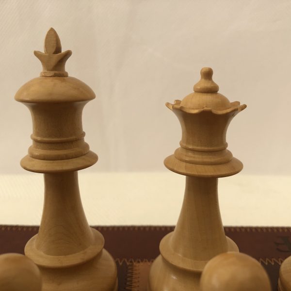 Regency Chess Black and White Edge to Edge Alabaster Chess Set 14 Inches